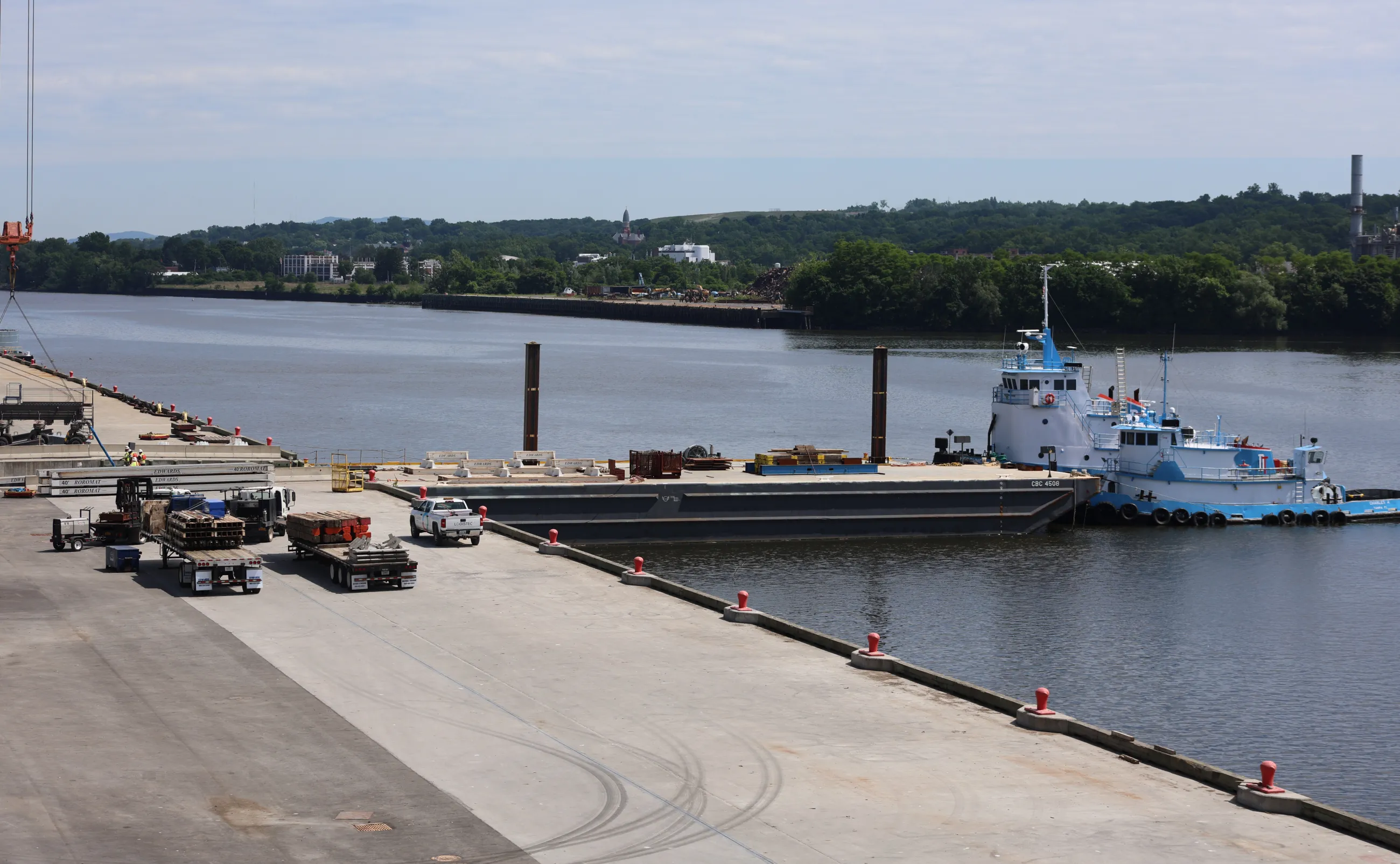 Tugboat on a wharf on the Hudson River